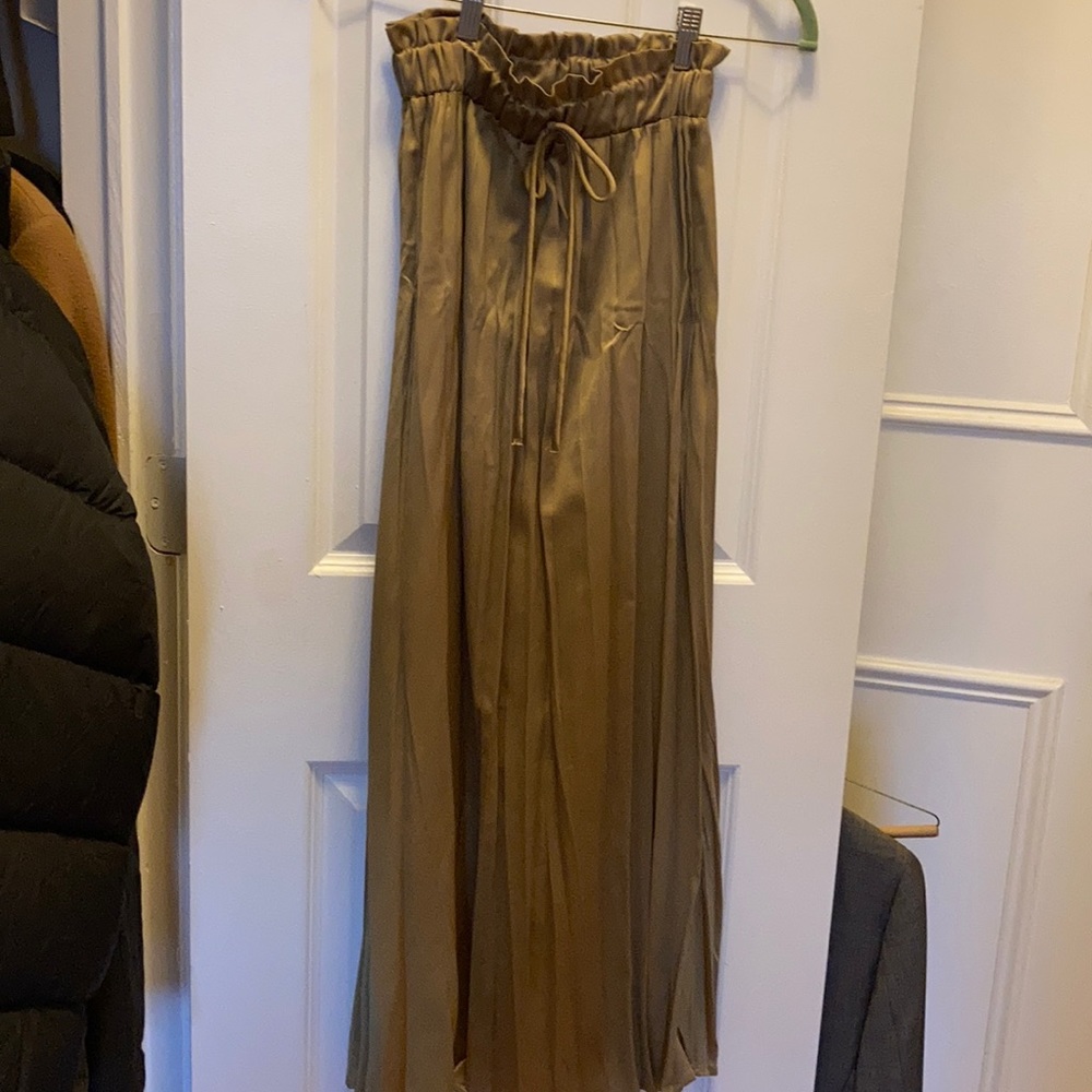 Gold Pleated Maxi Skirt - Picture 3 of 3